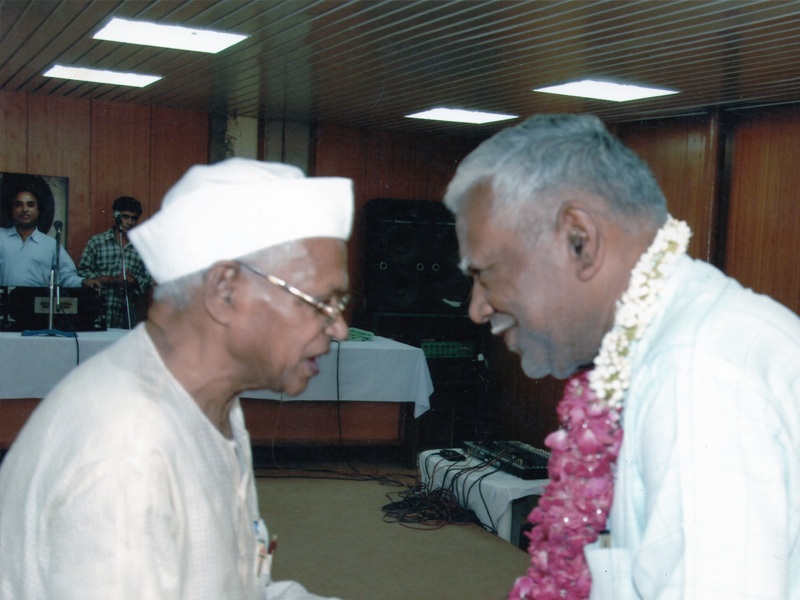 Welcome of Mr. Gupta By Shri Narsingh Baitha (Ex Minister, Bihar) Sulabh International, Delhi.