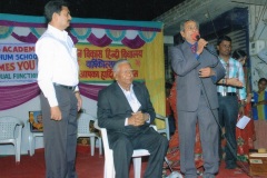 Dr. C.K Tripathi (EX Principal Kendriya Vidyalaya Icchanath) welcoming shri Gupta.